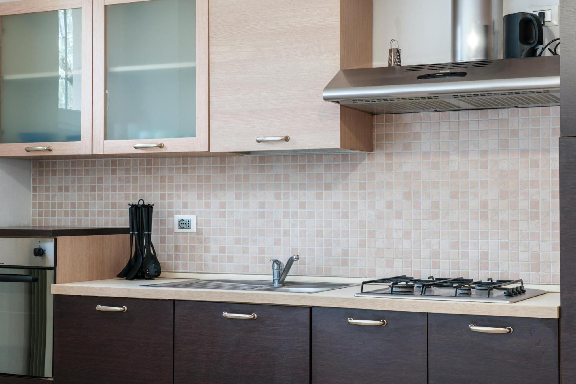 Matteotti Apartments เดเซนซาโนเดลการ์ดา ภายนอก รูปภาพ