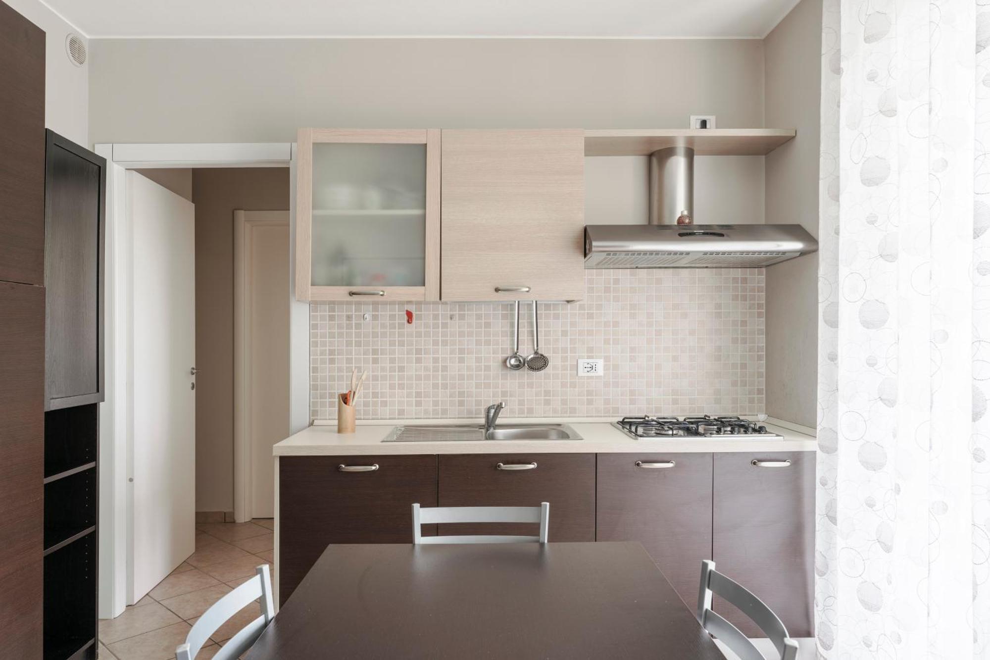 Matteotti Apartments เดเซนซาโนเดลการ์ดา ภายนอก รูปภาพ