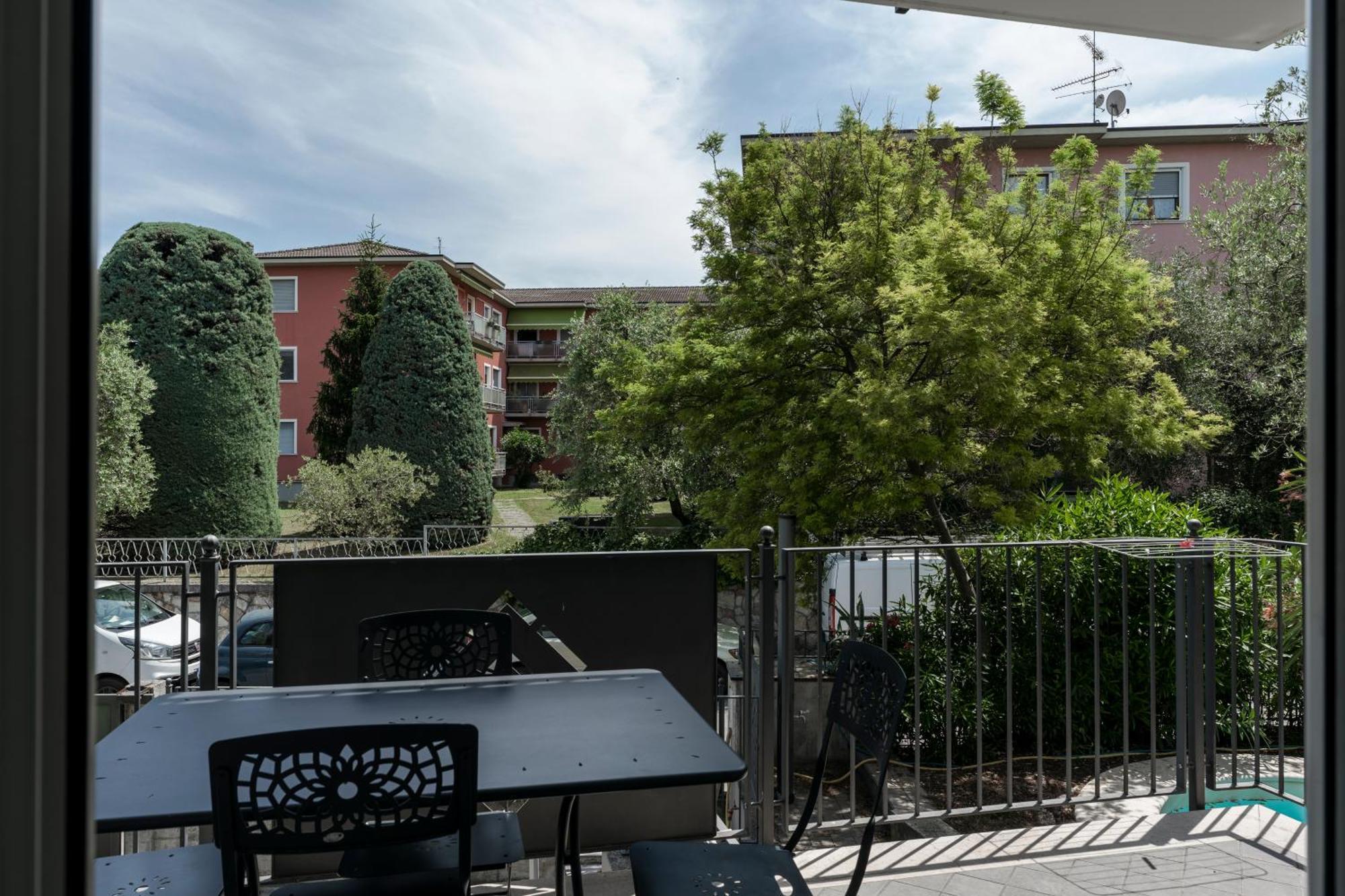 Matteotti Apartments เดเซนซาโนเดลการ์ดา ภายนอก รูปภาพ